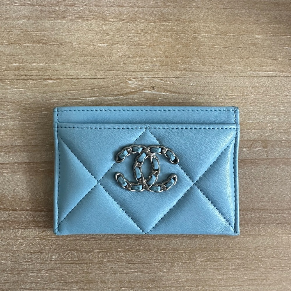 CHANEL Lambskin Quilted Chanel 19 Card Holder